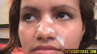 Tinka dobije spermu na lice nakon analnog seksa